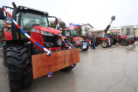 Seznanitev vojaških obveznikov s pravicami in dolžnostmi vojašnica Postojna 08 Foto Ljubo Vukelič